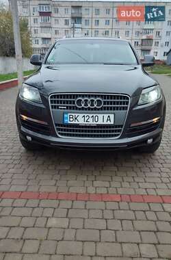 Внедорожник / Кроссовер Audi Q7 2006 в Дубно