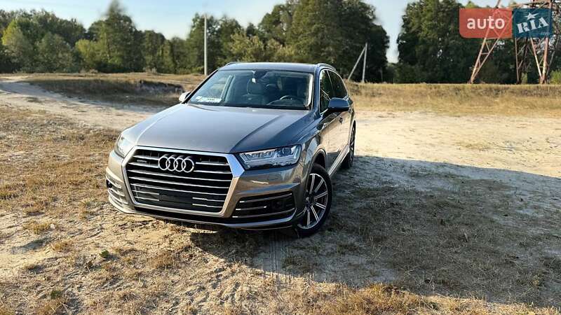 Внедорожник / Кроссовер Audi Q7 2017 в Шостке