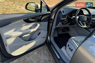 Внедорожник / Кроссовер Audi Q7 2017 в Шостке