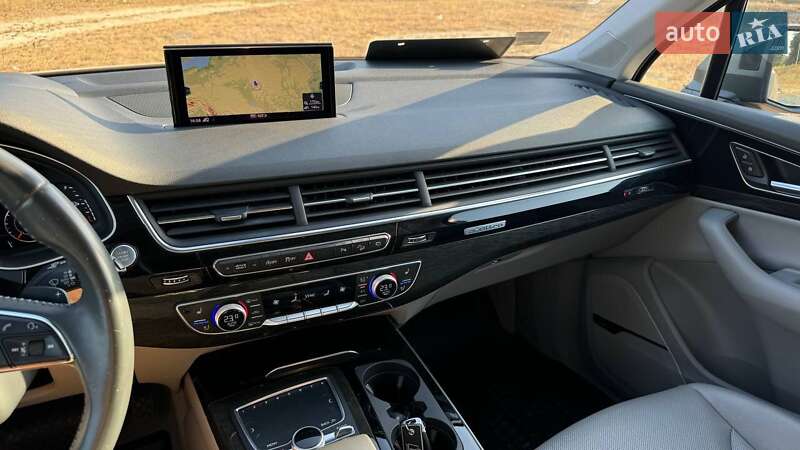Внедорожник / Кроссовер Audi Q7 2017 в Шостке