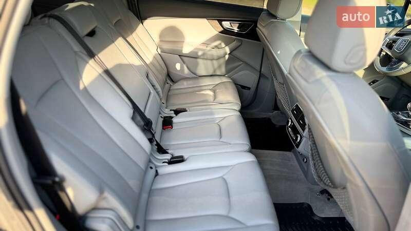 Внедорожник / Кроссовер Audi Q7 2017 в Шостке