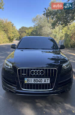 Позашляховик / Кросовер Audi Q7 2011 в 