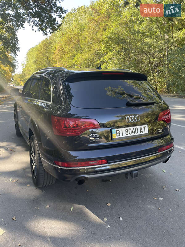 Позашляховик / Кросовер Audi Q7 2011 в Полтаві