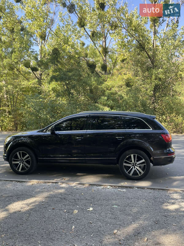 Позашляховик / Кросовер Audi Q7 2011 в Полтаві