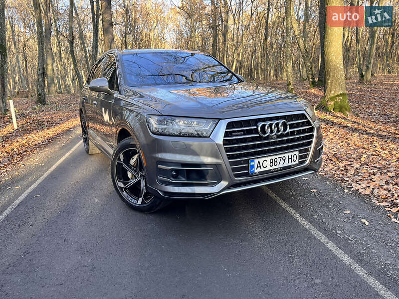 Позашляховик / Кросовер Audi Q7 2017 в Луцьку