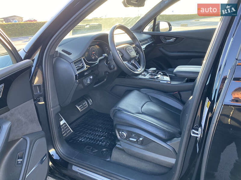Позашляховик / Кросовер Audi Q7 2017 в Львові