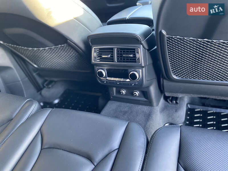 Позашляховик / Кросовер Audi Q7 2017 в Львові