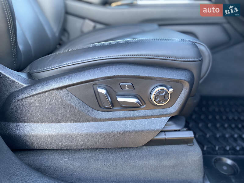 Позашляховик / Кросовер Audi Q7 2017 в Львові