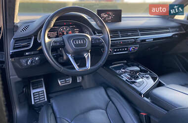 Внедорожник / Кроссовер Audi Q7 2017 в 