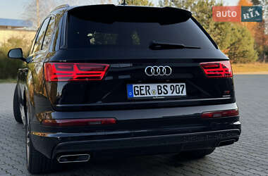 Внедорожник / Кроссовер Audi Q7 2016 в 