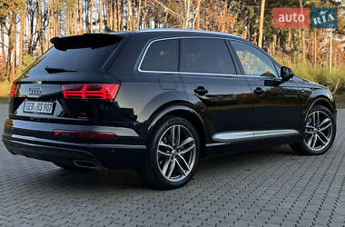 Внедорожник / Кроссовер Audi Q7 2016 в 