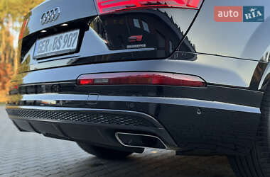 Внедорожник / Кроссовер Audi Q7 2016 в 