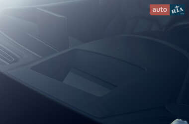 Внедорожник / Кроссовер Audi Q7 2016 в 