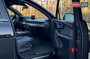 Внедорожник / Кроссовер Audi Q7 2016 в 