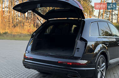 Внедорожник / Кроссовер Audi Q7 2016 в 