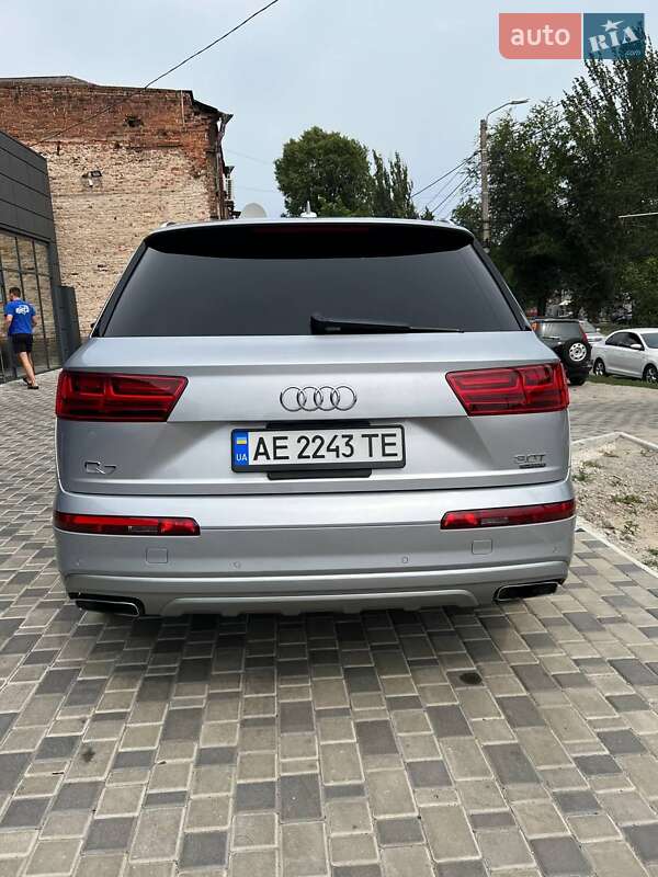 Позашляховик / Кросовер Audi Q7 2016 в Києві