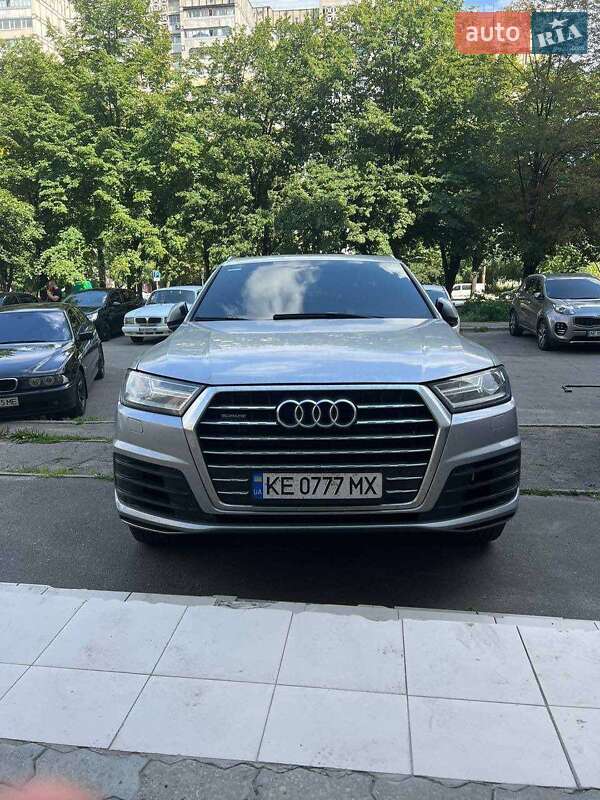 Позашляховик / Кросовер Audi Q7 2016 в Києві