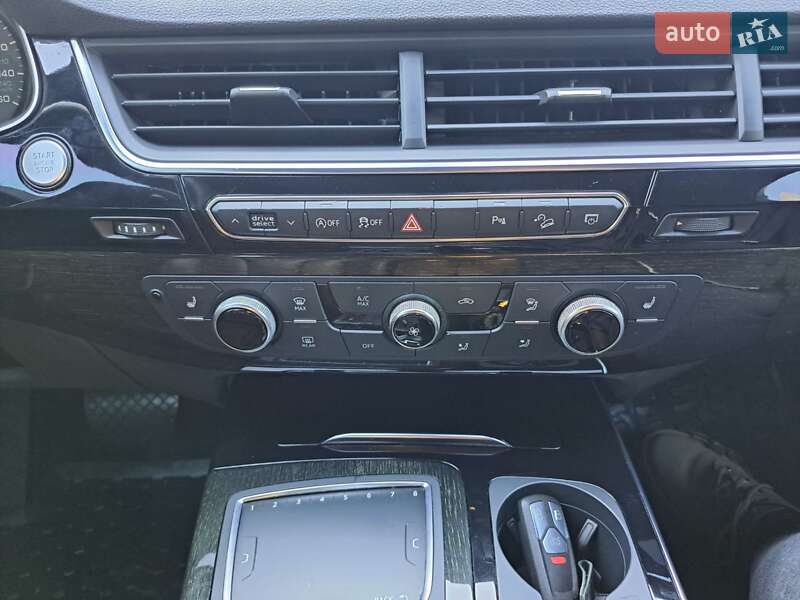 Позашляховик / Кросовер Audi Q7 2018 в Миколаєві