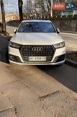 Внедорожник / Кроссовер Audi Q7 2018 в 