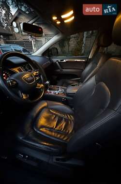 Внедорожник / Кроссовер Audi Q7 2014 в 