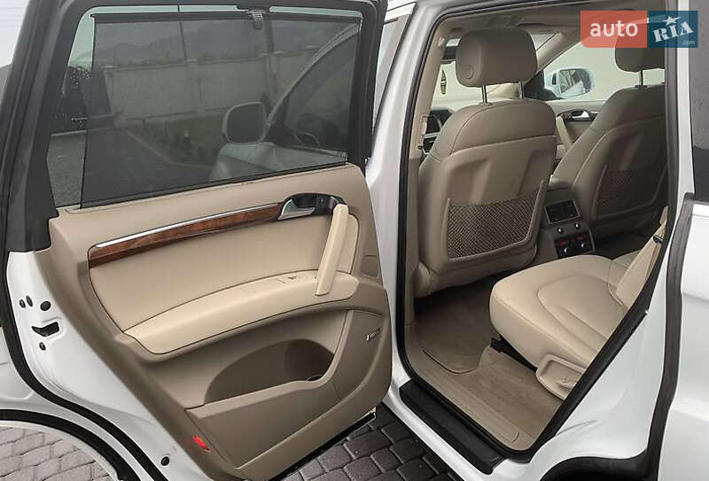 Позашляховик / Кросовер Audi Q7 2013 в Львові