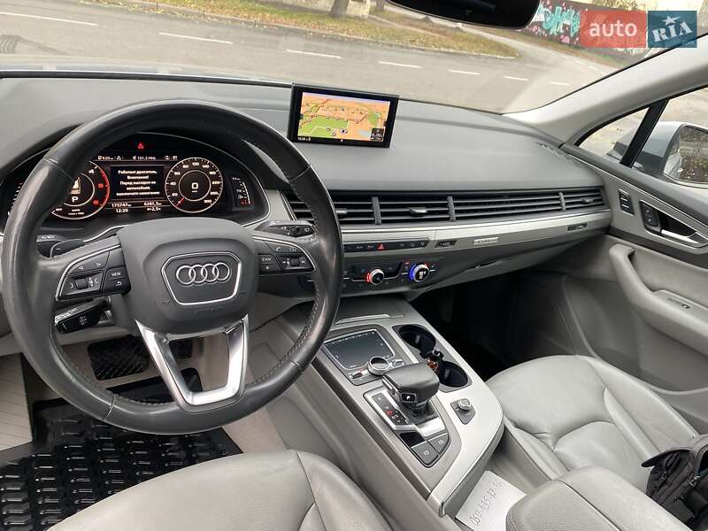 Позашляховик / Кросовер Audi Q7 2015 в Чернігові
