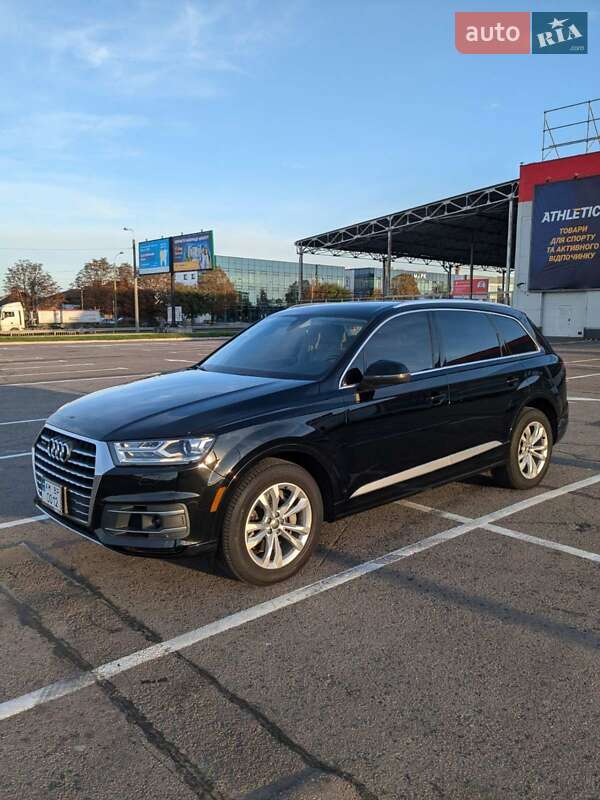 Позашляховик / Кросовер Audi Q7 2018 в Рівному