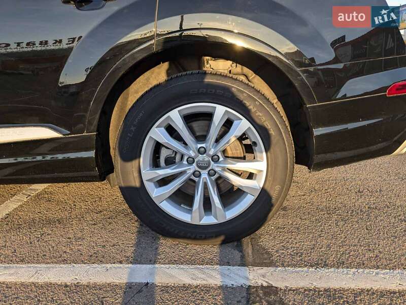 Позашляховик / Кросовер Audi Q7 2018 в Рівному
