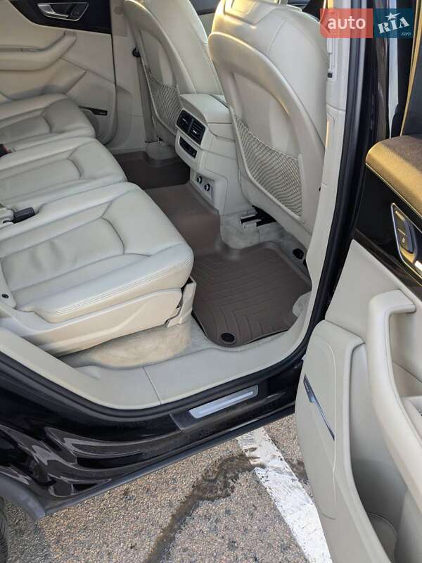 Позашляховик / Кросовер Audi Q7 2018 в Рівному
