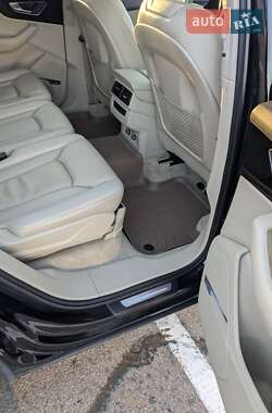Внедорожник / Кроссовер Audi Q7 2018 в 