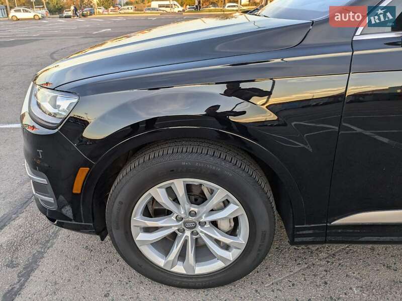 Позашляховик / Кросовер Audi Q7 2018 в Рівному