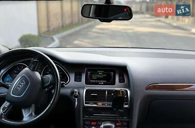 Позашляховик / Кросовер Audi Q7 2011 в 