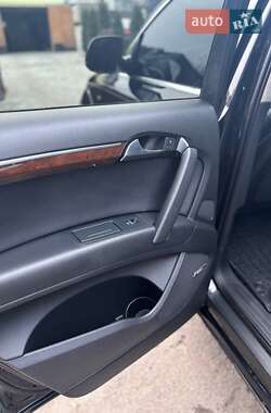 Внедорожник / Кроссовер Audi Q7 2012 в 