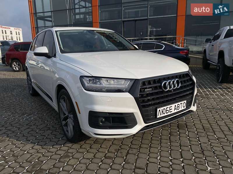 Audi Q7 