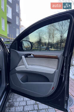 Внедорожник / Кроссовер Audi Q7 2009 в 