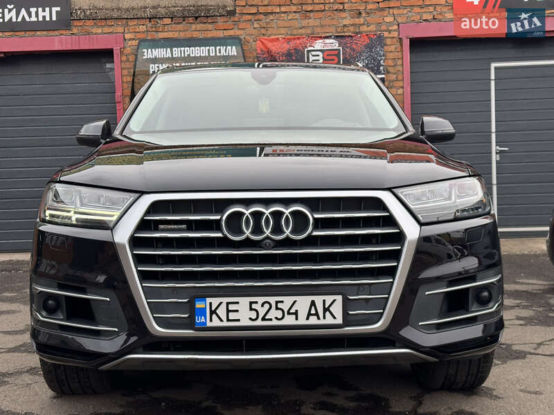 Позашляховик / Кросовер Audi Q7 2017 в Кривому Розі