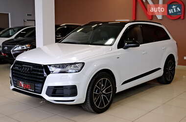 Внедорожник / Кроссовер Audi Q7 2018 в 