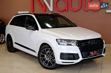 Внедорожник / Кроссовер Audi Q7 2018 в 