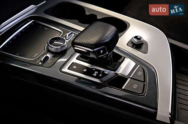 Внедорожник / Кроссовер Audi Q7 2018 в 