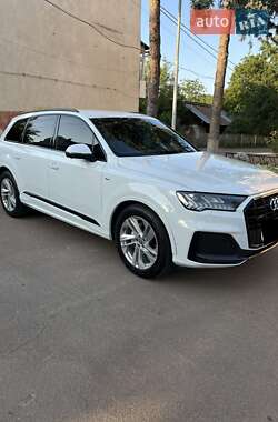 Внедорожник / Кроссовер Audi Q7 2020 в Киеве