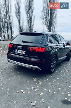 Позашляховик / Кросовер Audi Q7 2015 в Умані