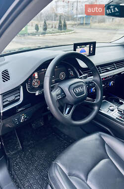 Позашляховик / Кросовер Audi Q7 2015 в Умані