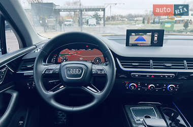 Позашляховик / Кросовер Audi Q7 2015 в Умані