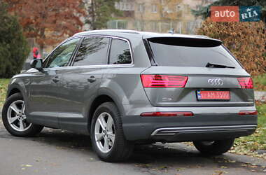 Внедорожник / Кроссовер Audi Q7 2016 в 