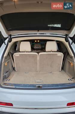 Внедорожник / Кроссовер Audi Q7 2012 в 
