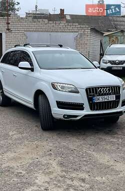 Внедорожник / Кроссовер Audi Q7 2012 в 