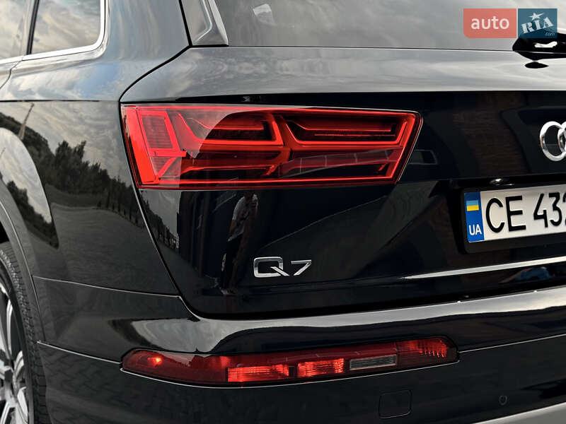 Позашляховик / Кросовер Audi Q7 2019 в Чернівцях