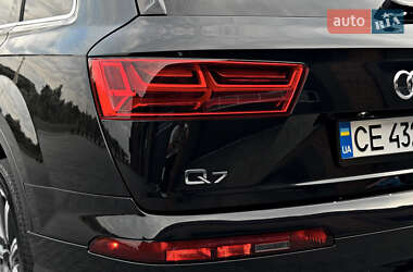 Позашляховик / Кросовер Audi Q7 2019 в 