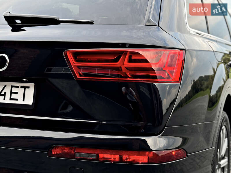 Позашляховик / Кросовер Audi Q7 2019 в Чернівцях