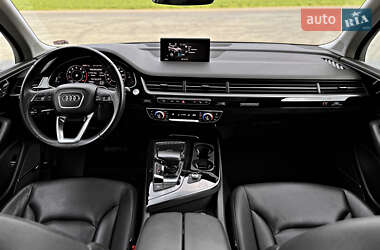 Позашляховик / Кросовер Audi Q7 2019 в 